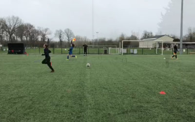 Pôle Jeunes. Entre règle du hors-jeu et culture foot, un entraînement au rythme du PEF pour les U18F