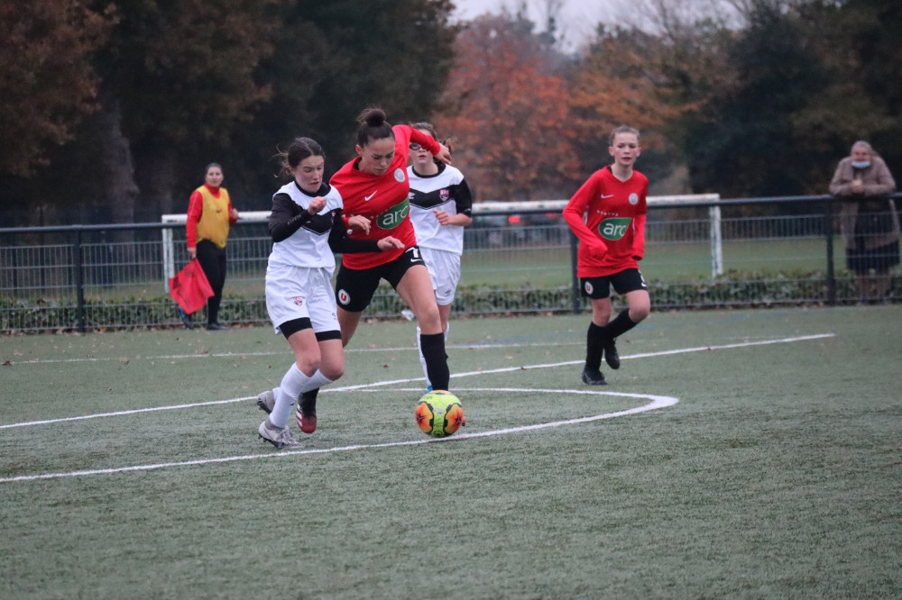 Malgré un championnat R1 très relevé, les U15F du FC Mordelles ne lâchent rien et continuent de se battre. 