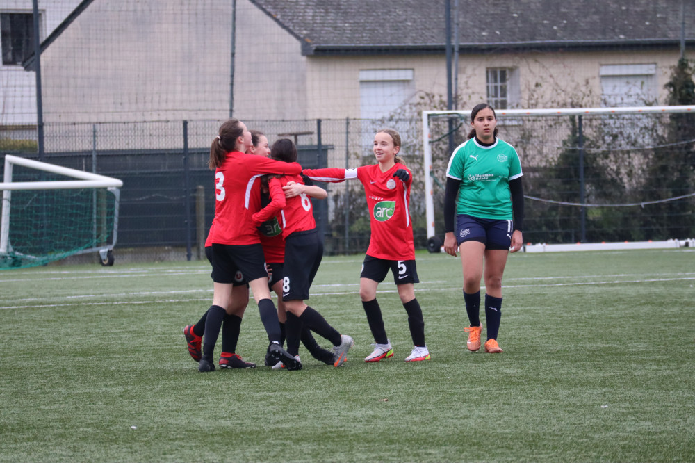 Les U15F du FC Mordelles remportent leur premier match de championnat 