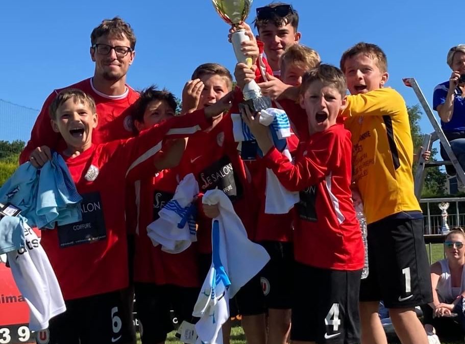 Les U11 du FC Mordelles vainqueurs du tournoi de Calan !